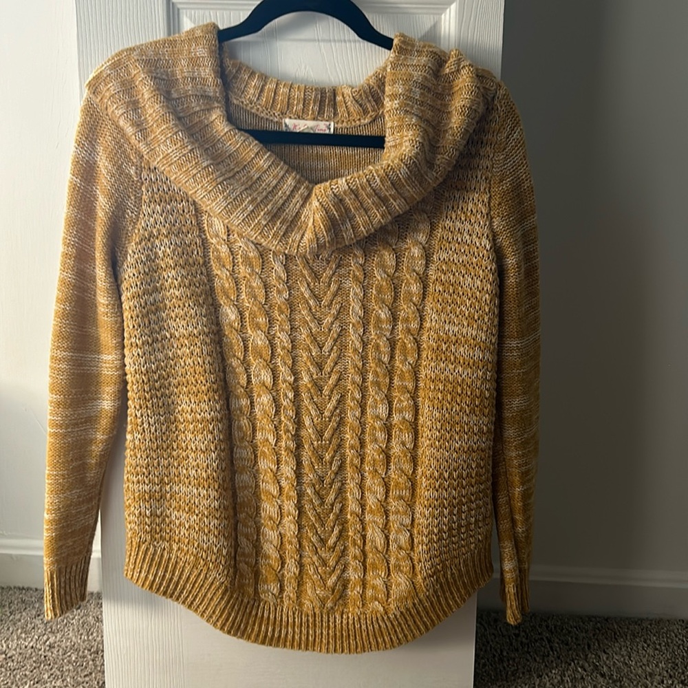 Fall cowl neck sweater. Size Medium. Barely worn!